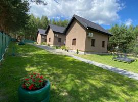 Domki w Gorzewie niedaleko jeziora Białe，位于戈斯蒂宁的酒店