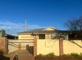 Griffith Prestige Apartment
