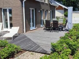 Villa Wildrose mit Sauna und Beachfußballplatz