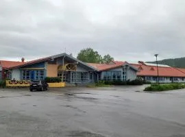 Trones Hotell & Camping