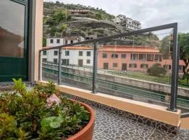 Seaside House in Estreito