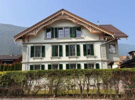 Villa Epoka，位于因特拉肯的低价酒店