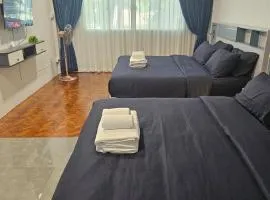 Middletown chiangmai 2king bed