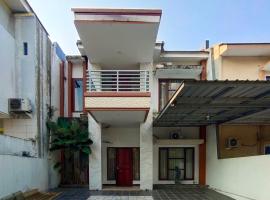 INNCA - Rooms at Villa Jatidiri, Semarang，位于Jatingaleh的酒店