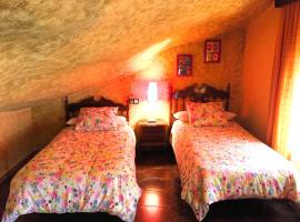 阳光岩洞乡村民宿，位于塞特尼尔的乡间豪华旅馆