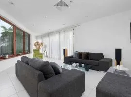 Two-level Modern Apartment with Spacious Terrace - Ideal Place for the Holiday by Noclegi Renters