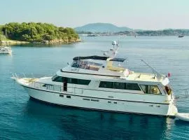 Stunning Motor Yacht in Corfu