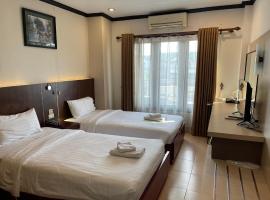 Lucky city hotel，位于万象的酒店