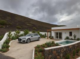 Luxury House La Maison，位于蒂亚斯的酒店