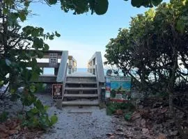 The Wavestay I 4 min walk to Beach