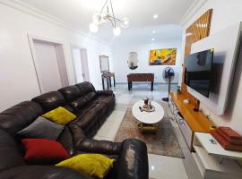 AB Luxury 2 bedroom Apartment with 24hr Electricity, Wifi, Fully Equipped Kitchen，位于拉各斯的豪华酒店