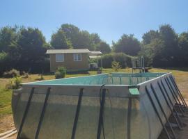 Camping les Hirondelles，位于布尔圣玛丽的酒店