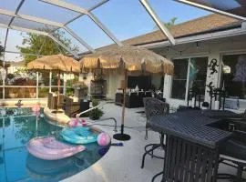 Gallery Suite Tropical Retreat Pool Access