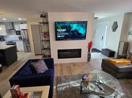 Urban Oasis Stylish 3BR Home Near Moncton, Dieppe Airport Free Parking，位于迪耶普的酒店