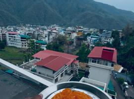 Rishikesh-Tapovan - Lakshman Jhula - Triveni Ghat，位于Narendranagar的酒店
