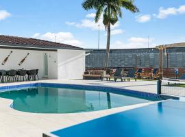 Lakefront Mansion, 5min 2 Hard Rock Stadium, 30Gsts L65，位于Joe Robbie Stadium Heliport的酒店