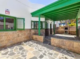 Home2Book Relaxing Órzola Getaway with BBQ