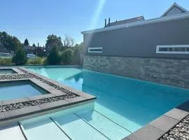 Condos Vacances MSA - incluant piscine et spas extérieurs chauffés à L'ANNÉE!!