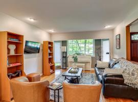 1 Mi to Campus Princeton Home with Furnished Deck