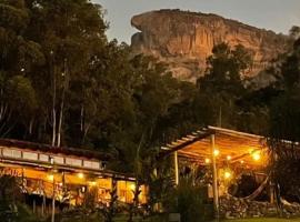 Chalé Refugio da Pedra SP，位于圣本图-杜萨普卡伊的酒店