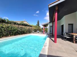 Hanane Prestige, Piscine sans vis à vis，位于Canohès的酒店