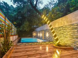 Diamond villa - The Dream Stays ll Big Pvt Pool ll 2Ac Rooms，位于罗纳瓦拉的酒店