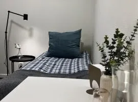 Rentalux Hostel - Modern Comfort, Single Rooms