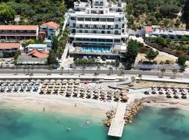 Hotel Picasso，位于伏罗拉的带停车场的酒店