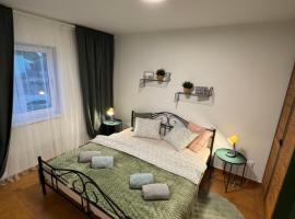 Holiday Village 8C，位于塞内奇的酒店