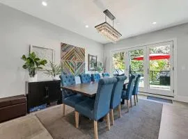 Wicker Park 4bd 3ba, Steps from CTA, Parking Incl home