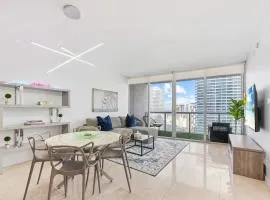 Penthouse ICON W hotel WaterViews balcony Brickell