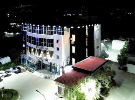 Grand Hotel Gjyshi，位于Qerek的酒店