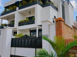 KIGALI WHITE HOMEs AND HOTEL，位于基加利的酒店