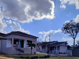 Chalés Vista da Serra，位于蒂拉登特斯的酒店