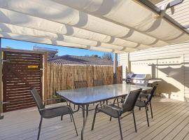 Seabreeze Retreat，位于Point Clare的酒店