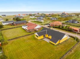 Lovely Holiday Home With Fenced Plot, 300 Meters From The North Sea In Thy，位于Lild Strand的酒店