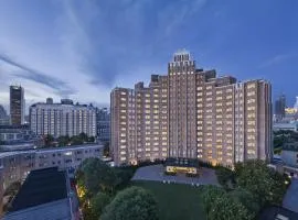锦江饭店Jin Jiang Hotel Shanghai - historical hotel in the city-center of Huaihai shopping area and convenient access to metro lines
