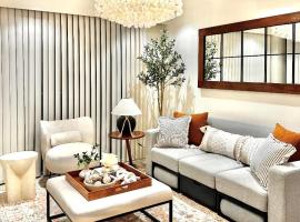 2BR CONDO Beach Residence，位于Maribago的酒店