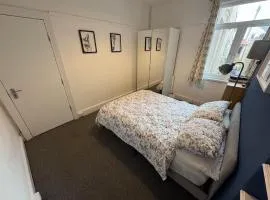 Room in Cardiff City near Hospital