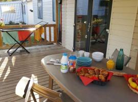 Camping 4 étoiles - Piscine - ccaaeah，位于拉波勒的酒店