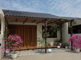Shinju Villa with Jacuzzi Pool