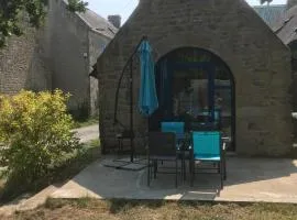 L'Aurore GITE 2-4pers, piscine, billiard et baby-foot