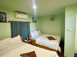 The Cliff Hostel, M'Pay Bay，位于高龙撒冷岛的酒店