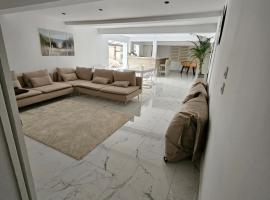 Maison dans corps de ferme Aéroport beauvais 14 minute，位于Haudivillers的酒店