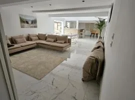 Maison dans corps de ferme Aéroport beauvais 14 minute