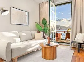 Heimby Homes - Seaside Balcony Stay