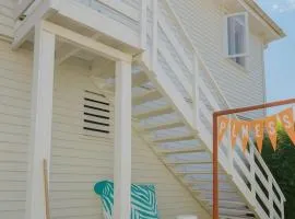 Perfect location! 4-bed apartment, 100m from main street, Free Park
