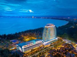 海南三正月酒店(亲子主题酒店+双空中泳池），位于三亚的酒店