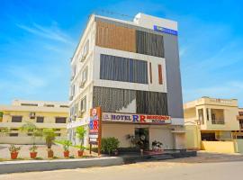 FabHotel RR Residency I - Nr Khammam Bus Stand，位于Khammam的酒店