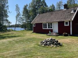 Stuga med sjöutsikt，位于Ryd的酒店